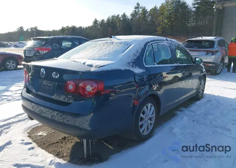 2010 Volkswagen Jetta Se z USA, uszkodzony, nr VIN 3VWRZ7AJ3AM060816